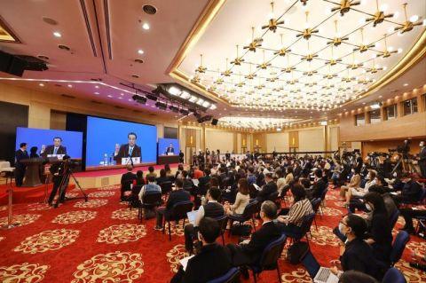 李克強：今年政府支出更多向民生領(lǐng)域傾斜，特別是義務(wù)教育和基本醫療